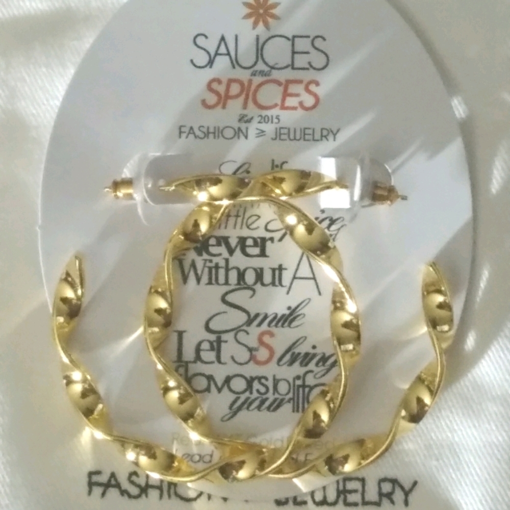 Gold plate hoop earrings gorgeous Nwt